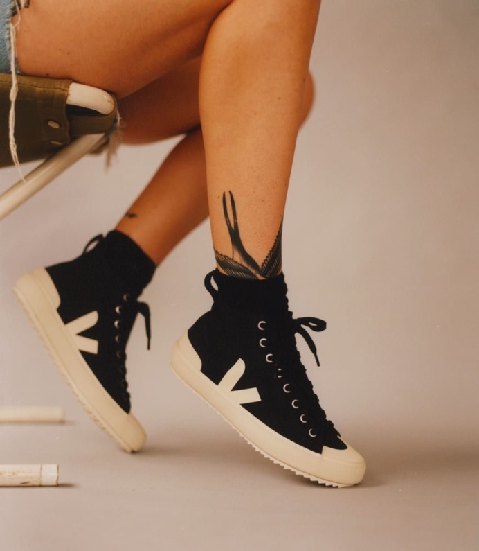 Veja Nova Ht Canvas Black Pierre