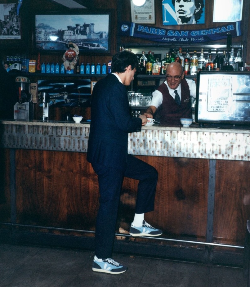 Veja Branco Alveomesh Steel White Series