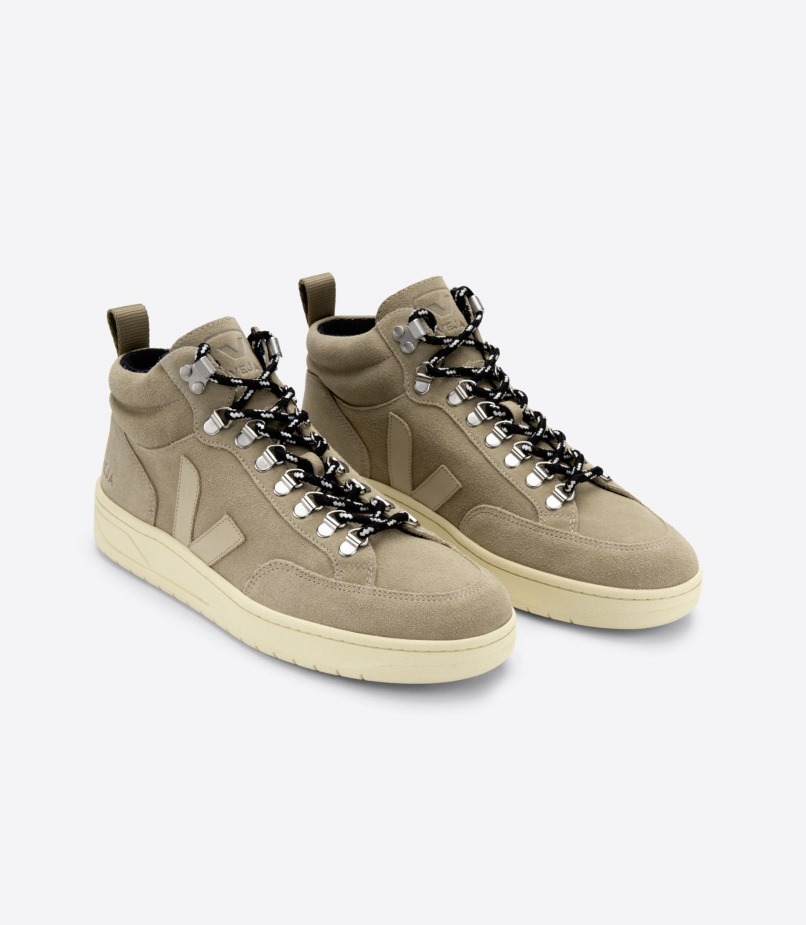 Suede Dune Amêndoa Premium Veja