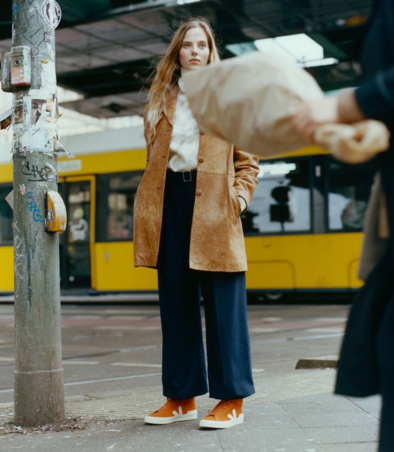 Special Suede Pumpkin Pierre Veja