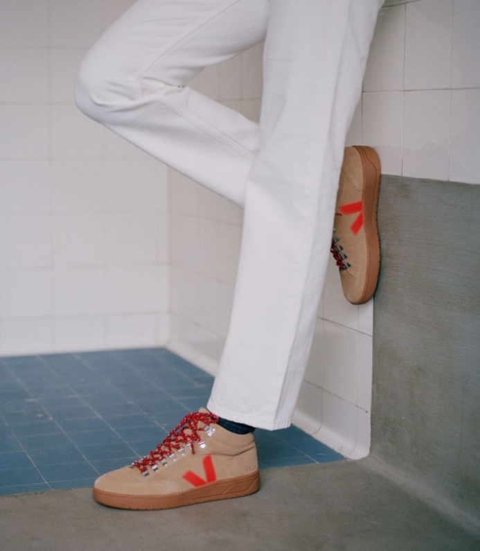 Veja Roraima Suede Desert Orange Gum Sole