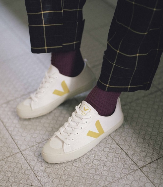 Veja Nova Canvas White Tonic